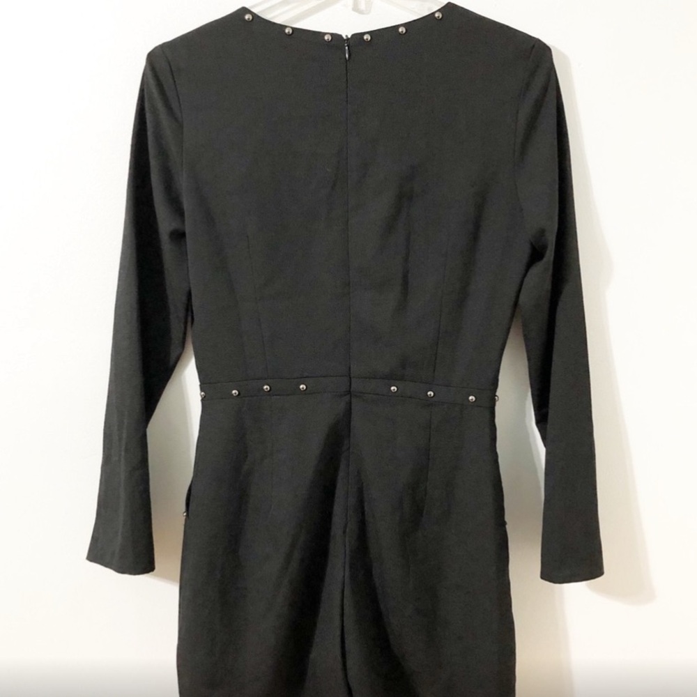 NWT Lucy Paris Silver Tone Studded Deep V Long Sleeve Crepe Romper Black Pockets - Picture 2 of 6